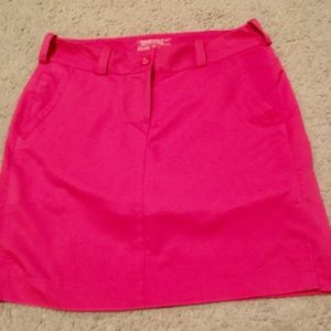 Nikegolf tour performance golf skirt.